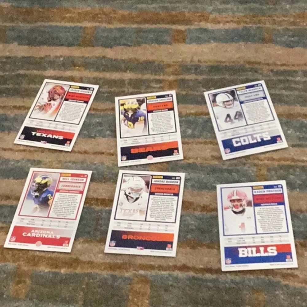 Assorted Football Trading Cards - Picture 2 of 2